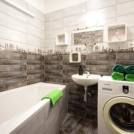 Angelland 24 & Garage & Terrace Apartment Budapest